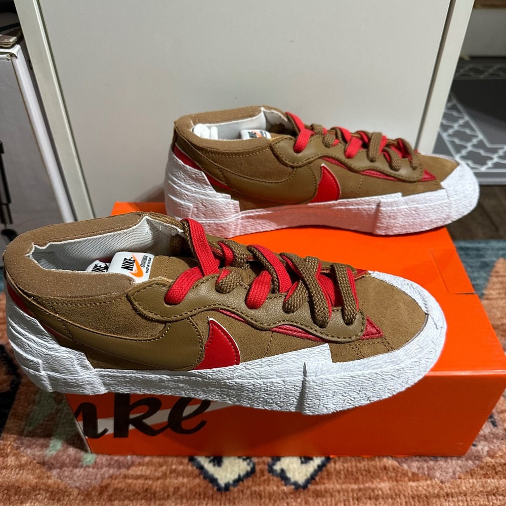 Nike Blazer Low/Sacai LT British Tan/University Red Men's‎ 6.5 Women's 8 - Picture 3 of 8